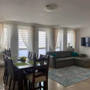 https://apartament-w-centrum-koobrzegu.kolobrzeghotels.com