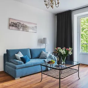 https://po-roommate-apartments-dabrowskiego.warsawhotelspoland.com